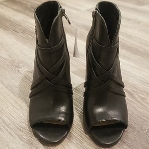 Brand New Vince Camuto Booties